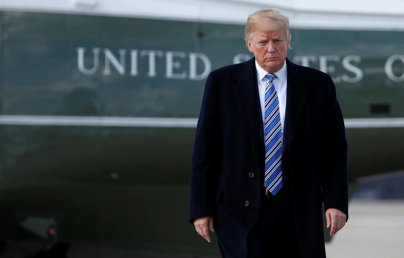 El presidente de EE. UU., Donald Trump, se dirige a Air Force One para salir hacia Palm Beach, Florida, desde Joint Base Andrews en Maryland, EE. UU., el 23 de marzo de 2018.
