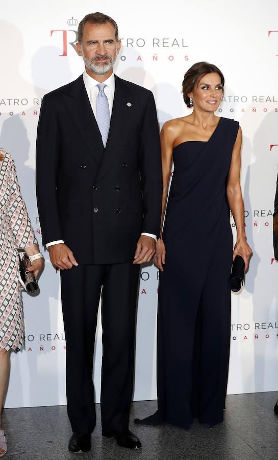 La Reina Letizia triunfa en el Teatro Real