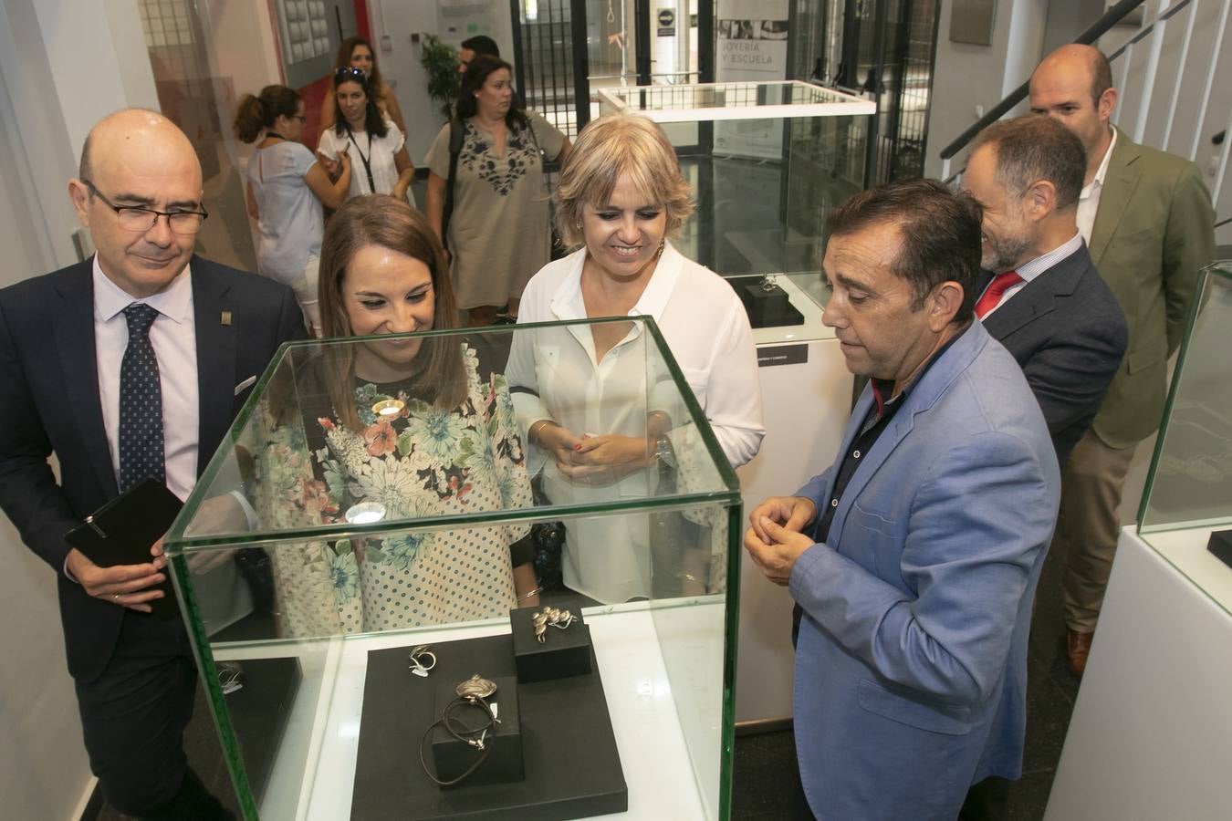 La visita de Rosa Tous a la Escuela de Joyería de Córdoba, en imágenes