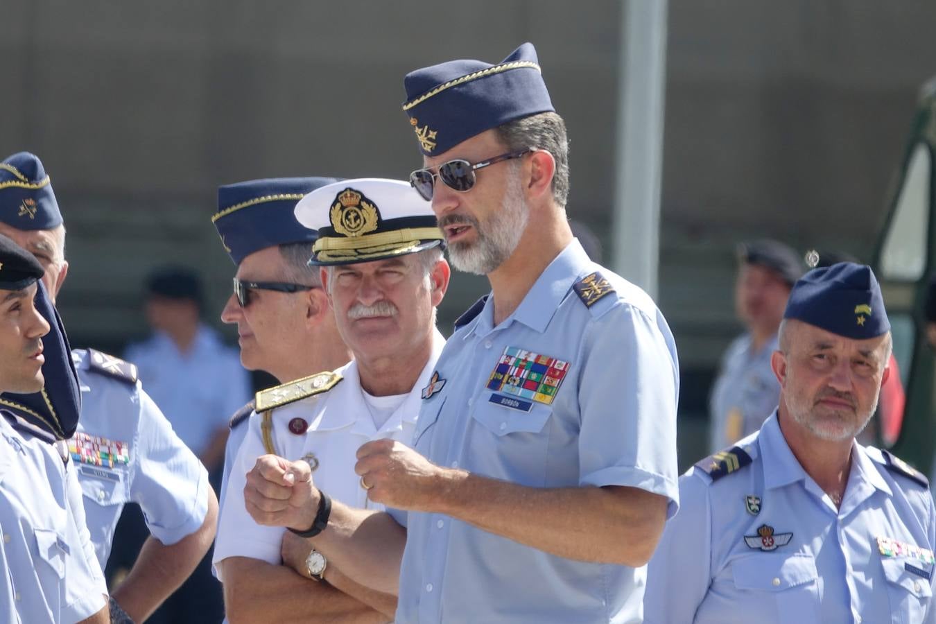 En imágenes, visita del Rey Felipe VI a la base de Morón