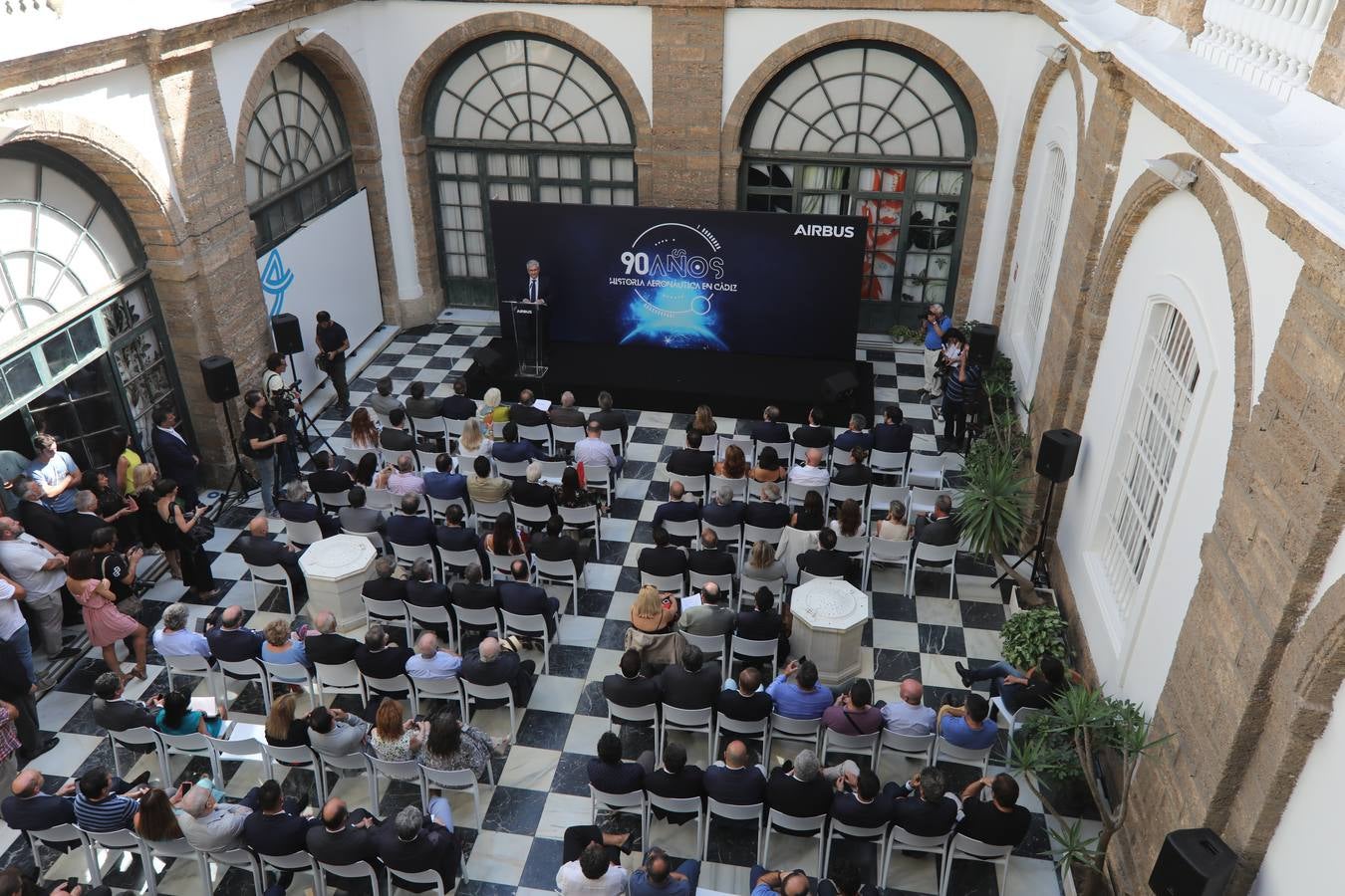 Muestra de Airbus ’90 años de industria aeronáutica en Cádiz’