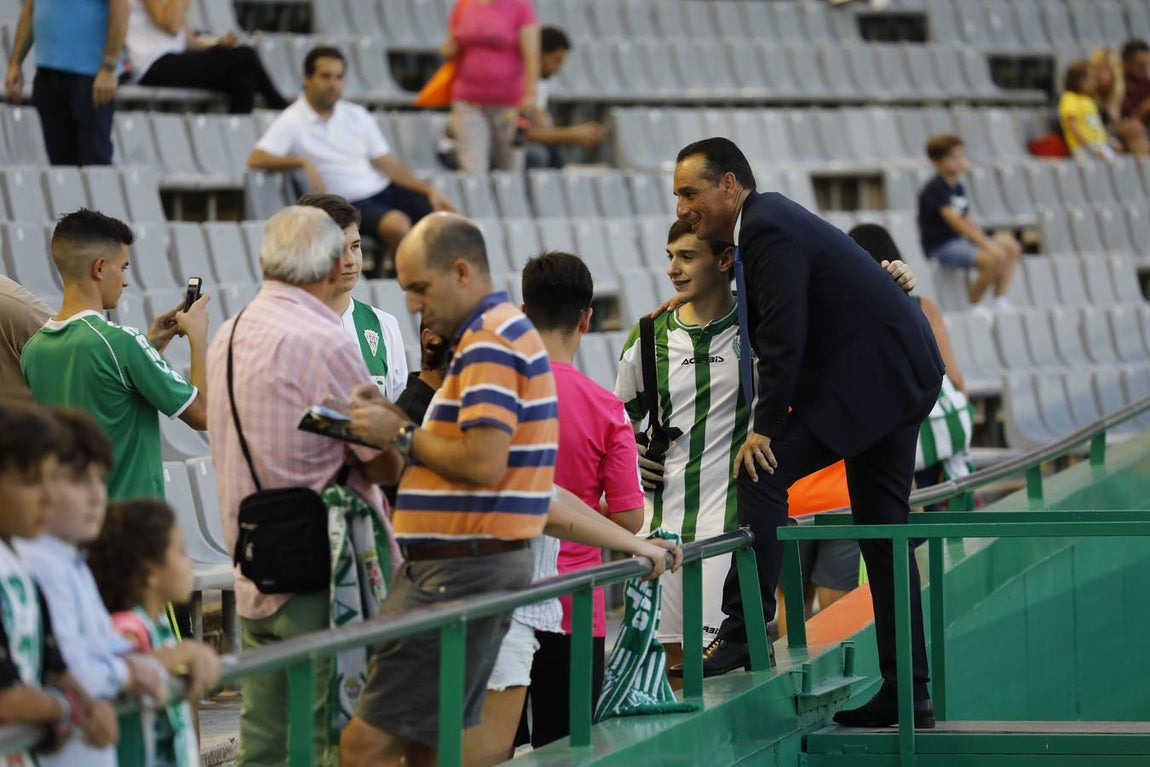 La grada del Córdoba-Tenerife, en imágenes