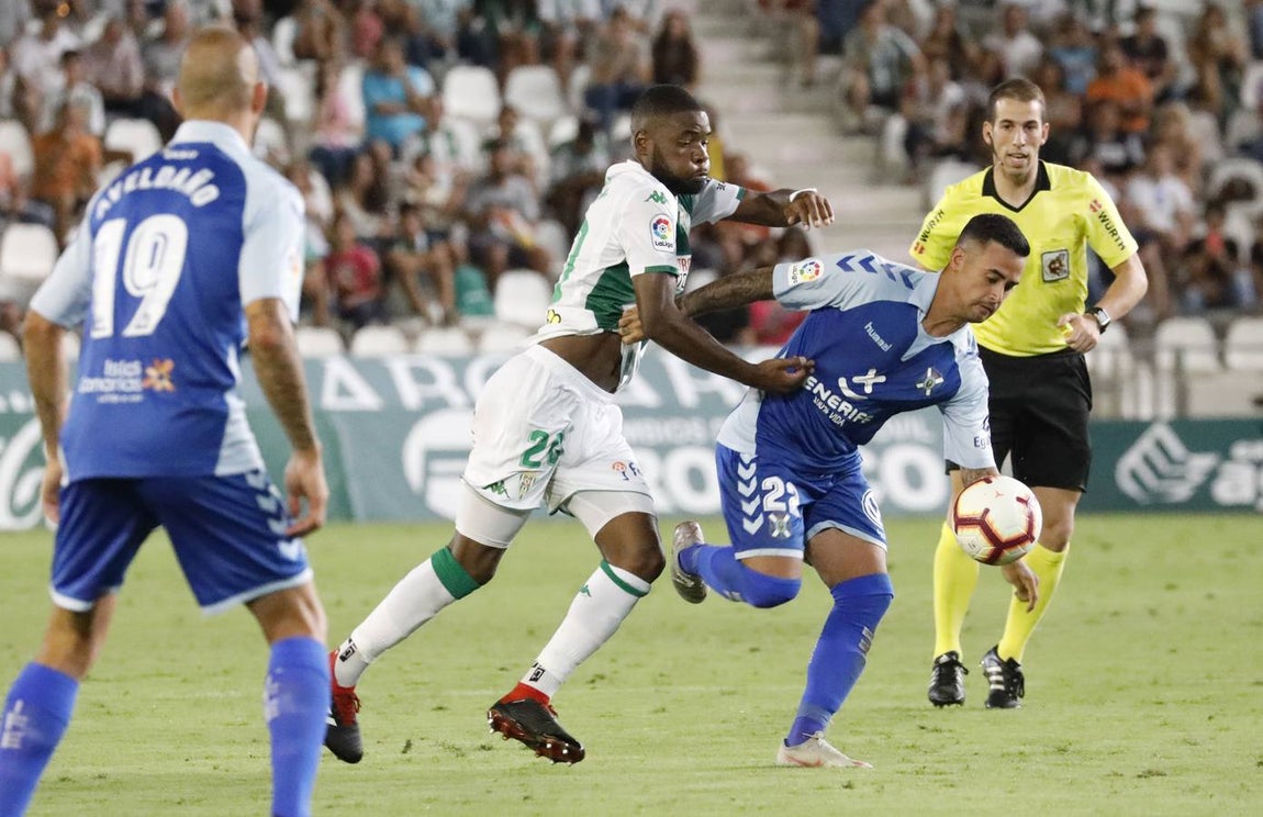 Las mejores jugadas del Córdoba-Tenerife, en imágenes