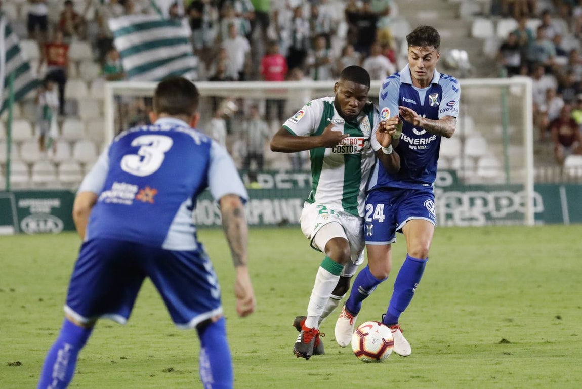 Las mejores jugadas del Córdoba-Tenerife, en imágenes