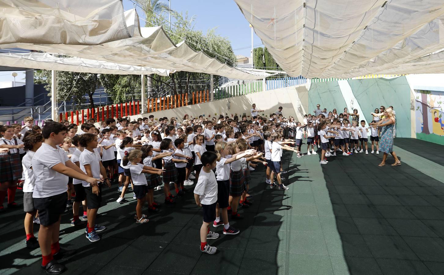 En imágenes, la visita del embajador del Reino Unido al Colegio Británico de Córdoba