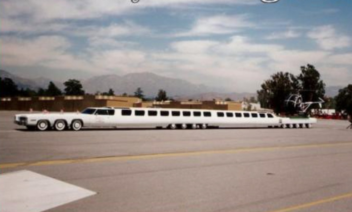 The American Dream. No obstante, lo compensa con su equipamiento interior, que incluye lujos con los que no cuentan la mayoría de las viviendas: una cama de agua King Size, jacuzzi, un salón… y hasta un helipuerto en la parte trasera, además de dos cabinas para conductores. «The American Dream» se dedicó principalmente al alquiler para rodajes de cine, pero tras unos años quedó abandonada. En 2014, el Autoseum Automotive Teaching Museum de Nueva York, EE.UU., la adquirió para restaurarla. Se calcula que su precio ronda los cuatro millones de euros