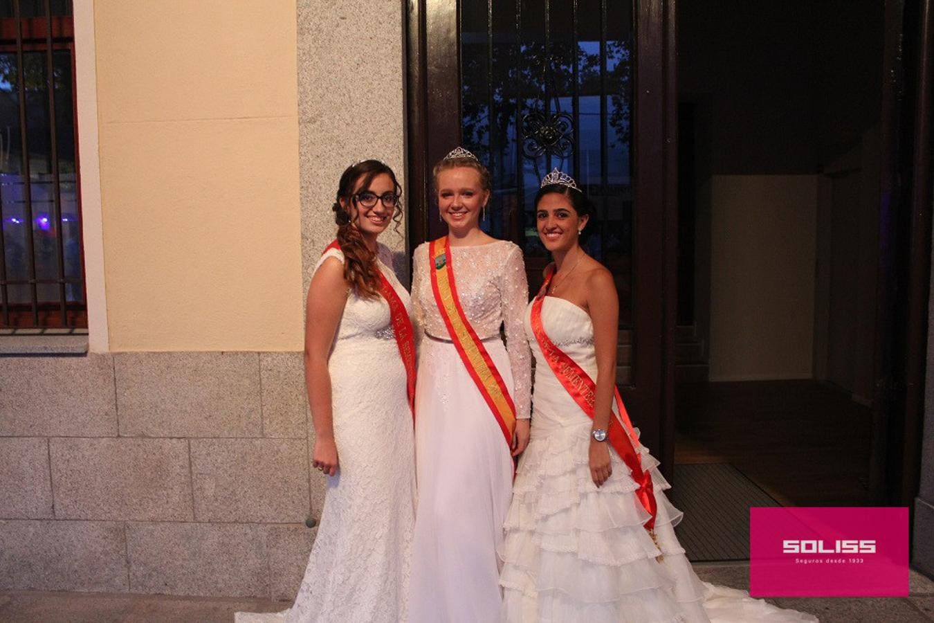 Claudia Palomo, reina de la Sementera 2018, junto a Patricia Palomo y Miriam Congosto, proclamadas damas. 