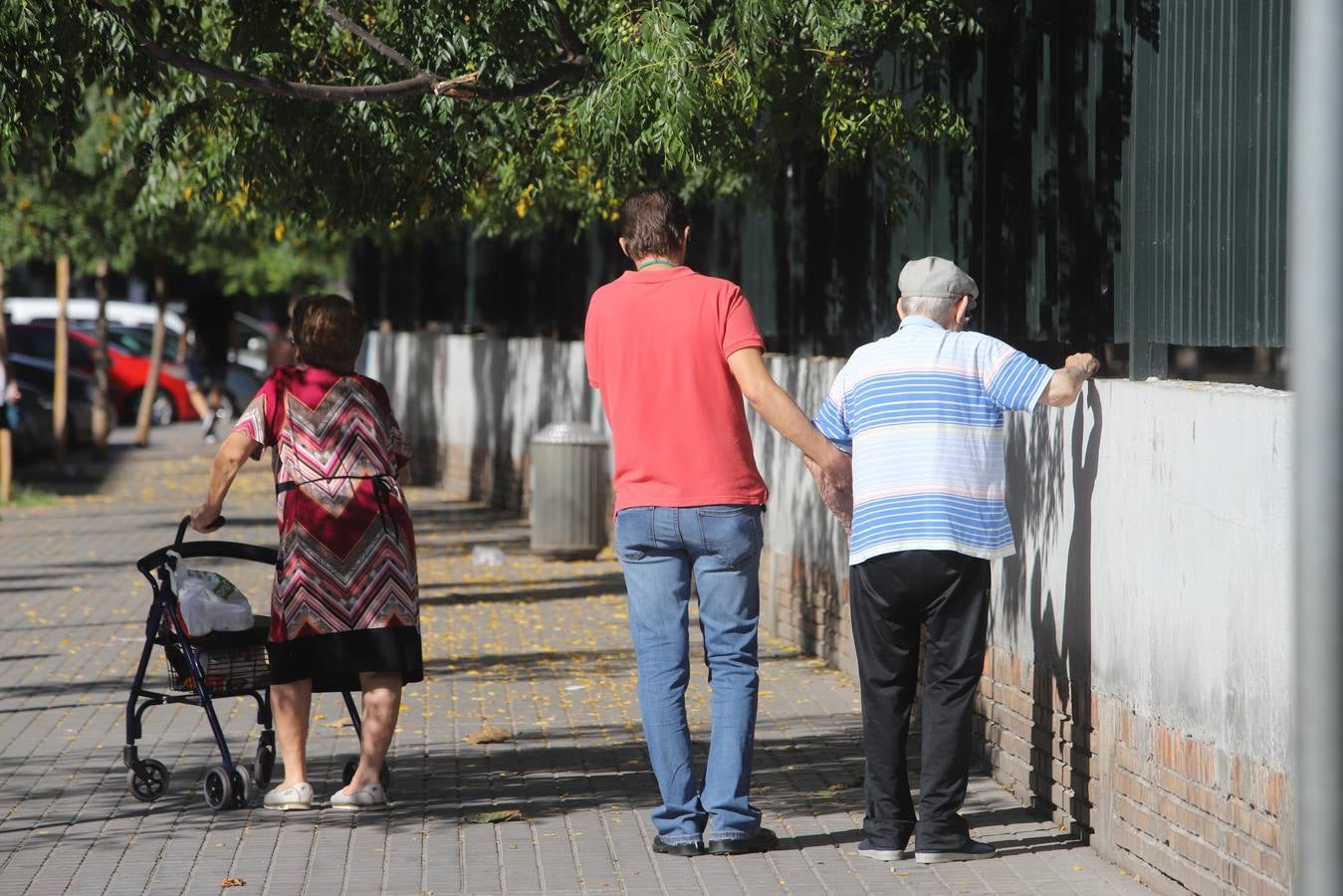 La visita de José María Bellido al barrio cordobés de Levante, en imágenes