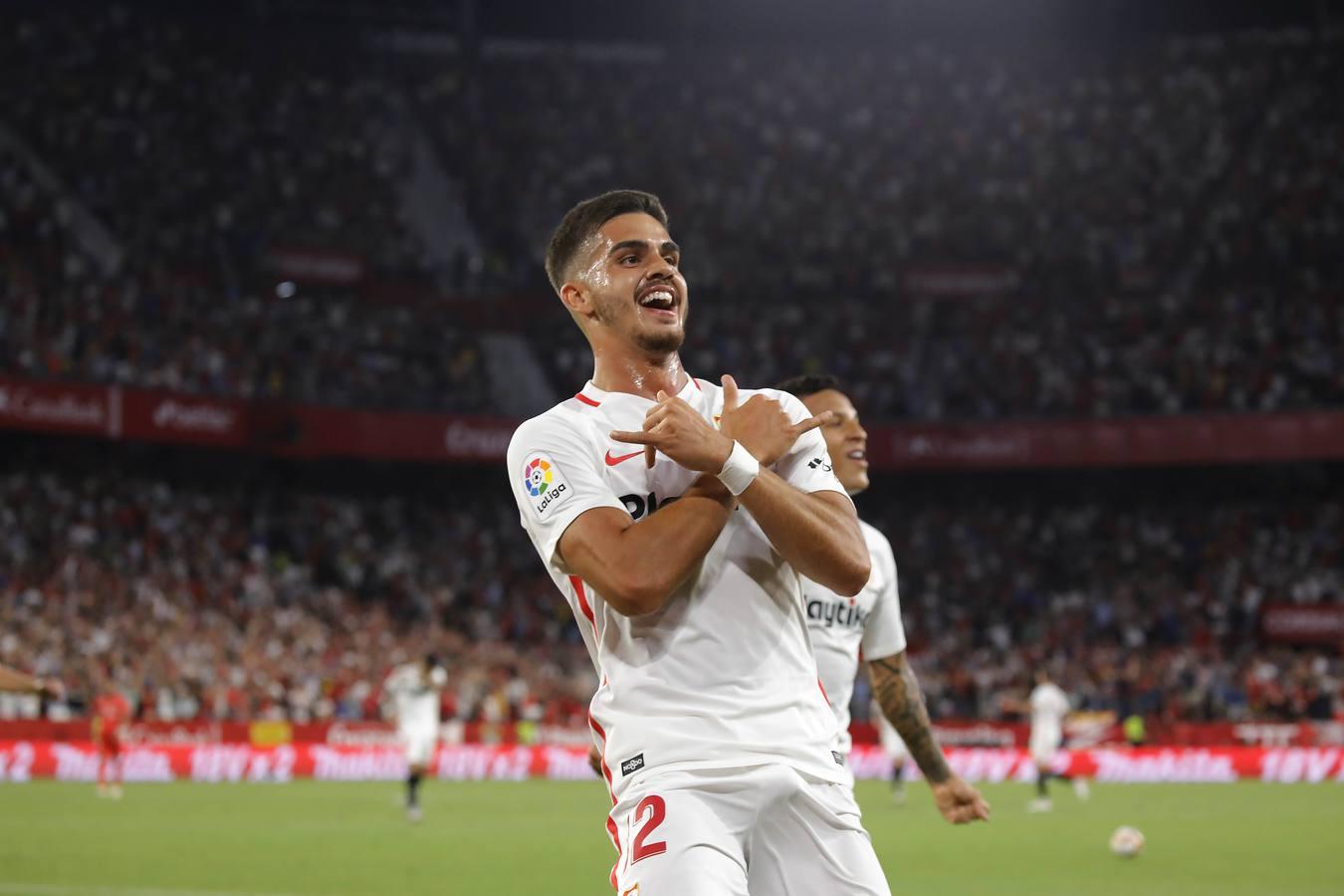 Galería: El Sevilla baila al Madrid