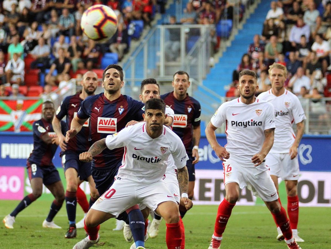 Todas las imágenes de la victoria del Sevilla en Ipurúa