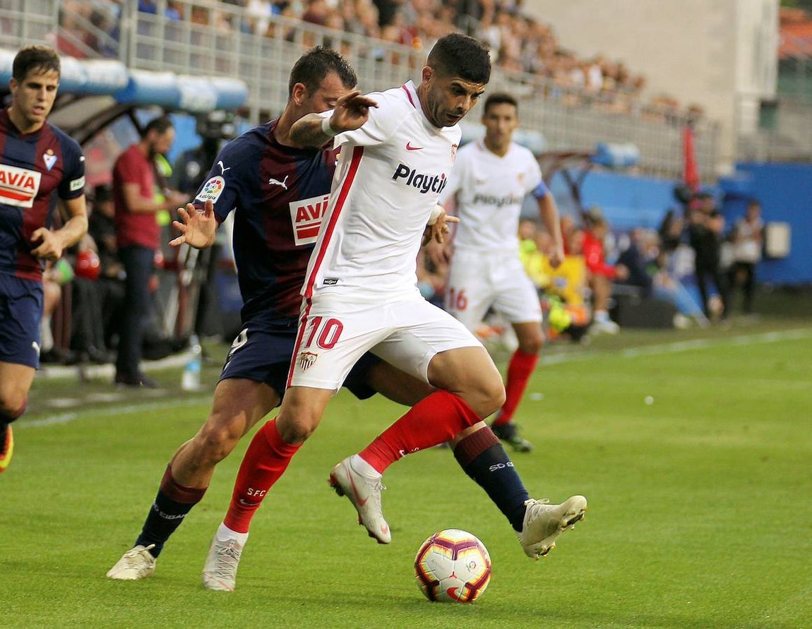 Todas las imágenes de la victoria del Sevilla en Ipurúa