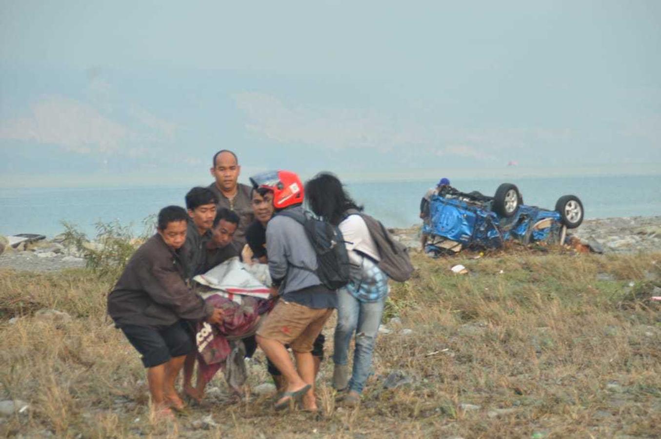 Las impactantes imágenes de la destrucción que ha ocasionado un tsunami en Indonesia
