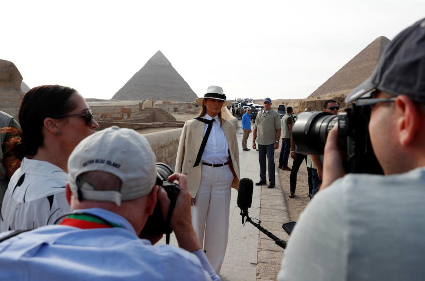 El paseo de Melania Trump por las Pirámides de Egipto, en imágenes. 