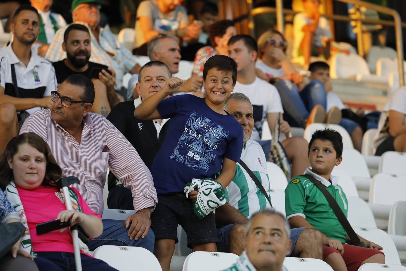 La grada del Córdoba-Almería, en imágenes