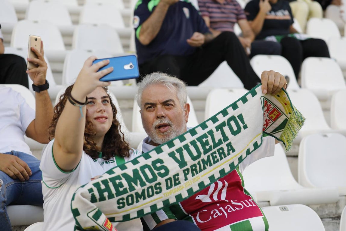 La grada del Córdoba-Almería, en imágenes