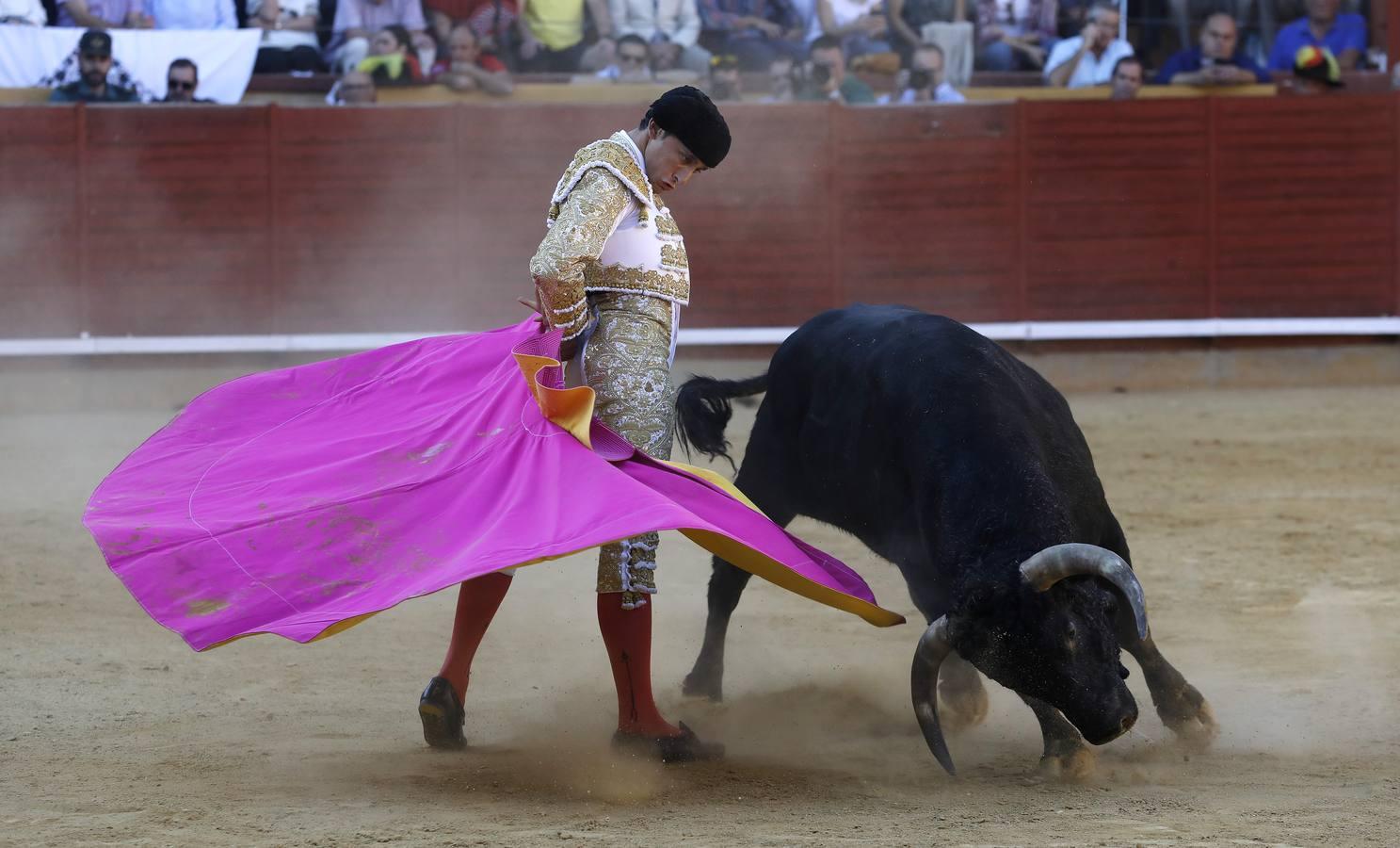 La corrida de Finito, Benítez y Filiberto Martínez en Montoro, en imágenes