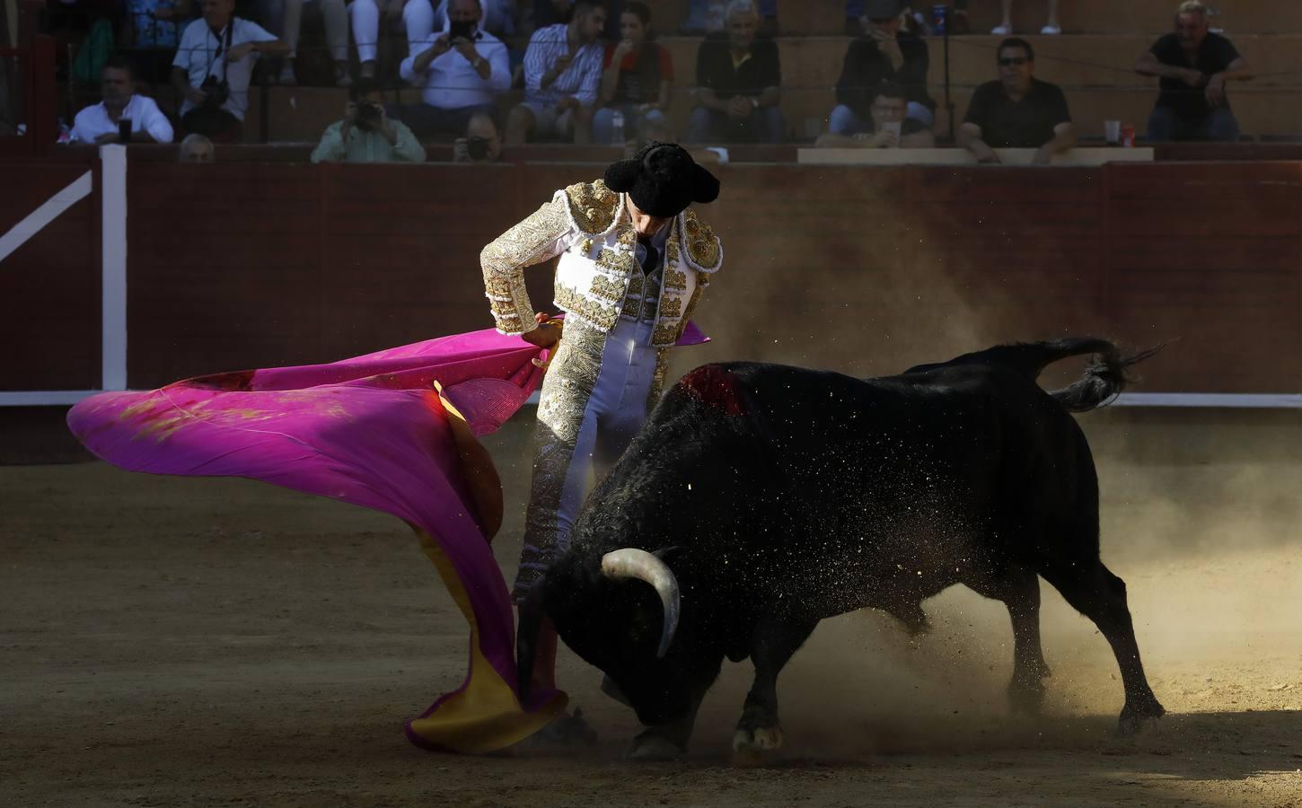 La corrida de Finito, Benítez y Filiberto Martínez en Montoro, en imágenes