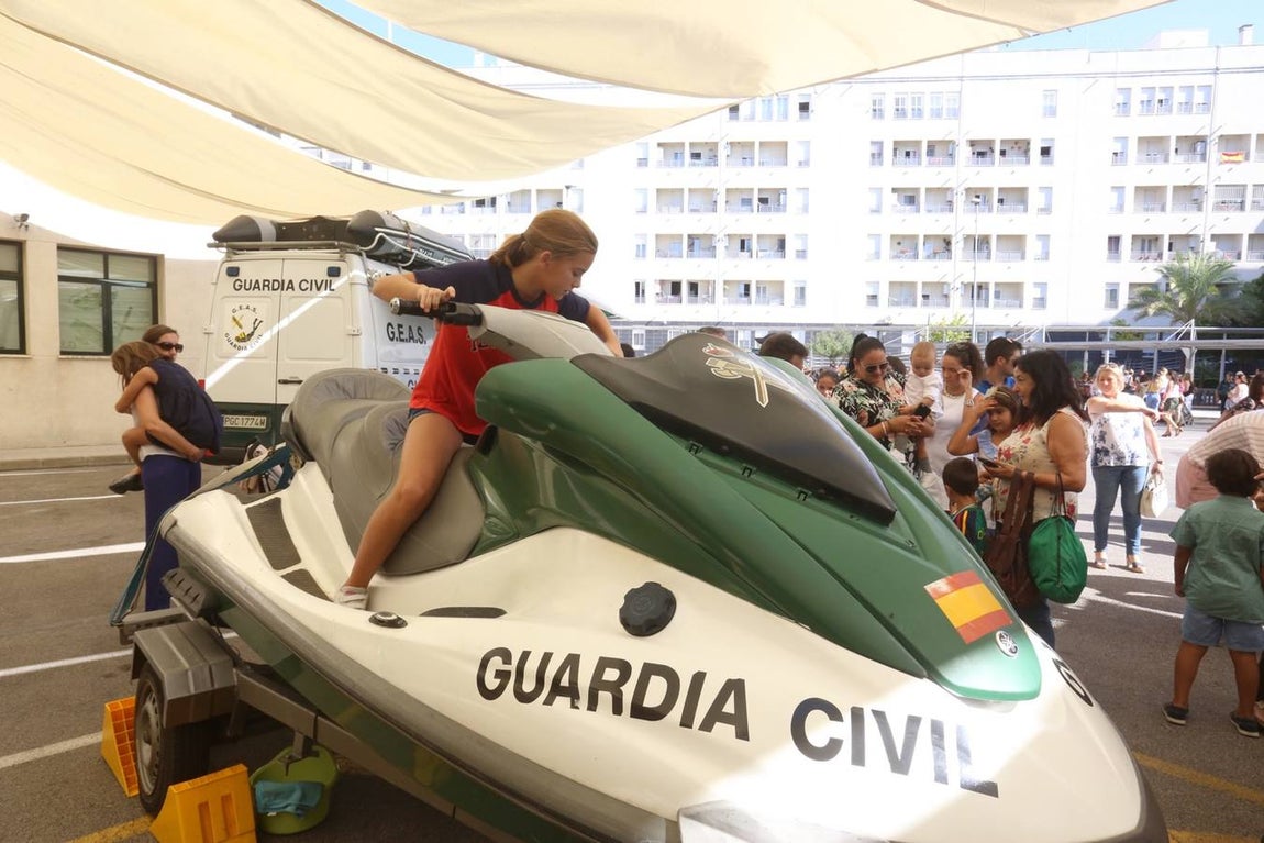 Fotos: Jornada de Puertas Abiertas en la Guardia Civil