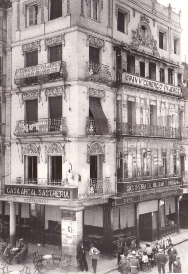 Esquina del edificio que acogió El Español y el Casino de Toledo en 1909. Foto Rodríguez publicada en 1924. 