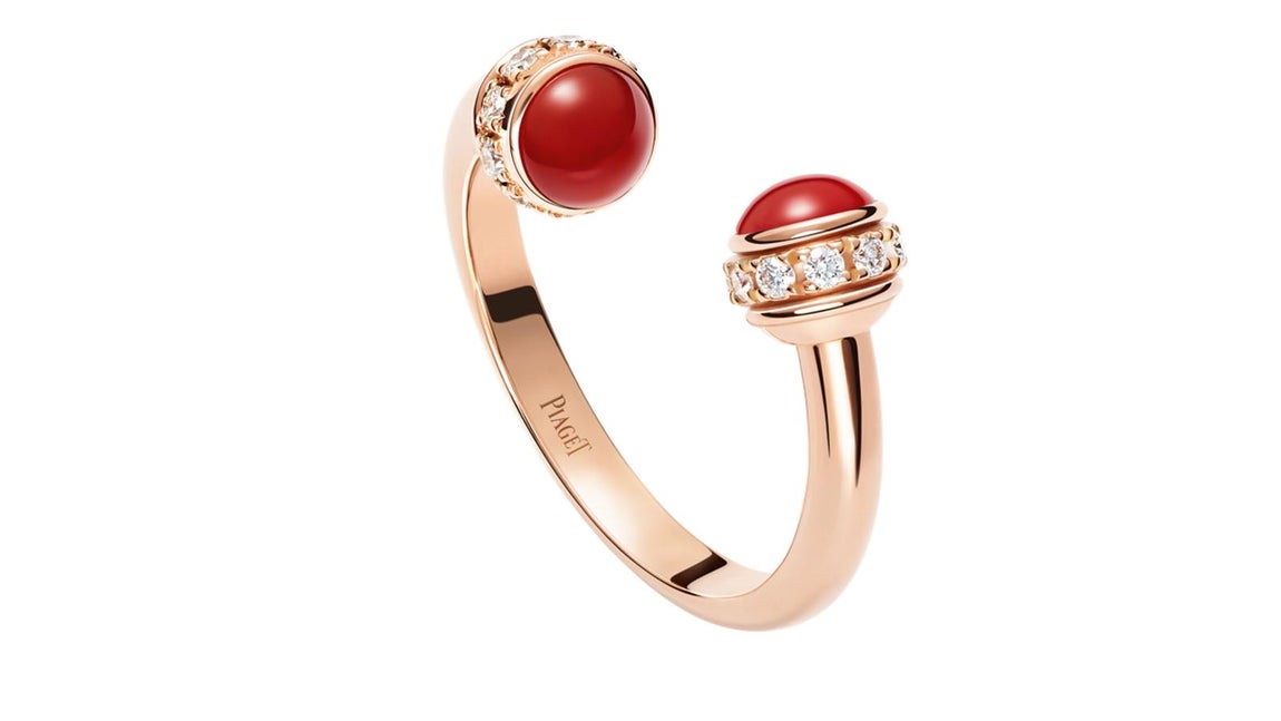 Anillo de oro rojo de la colección Posession. Anillo abierto Possession en oro rojo, diamantes y cornalina. Precio: 2.710 €