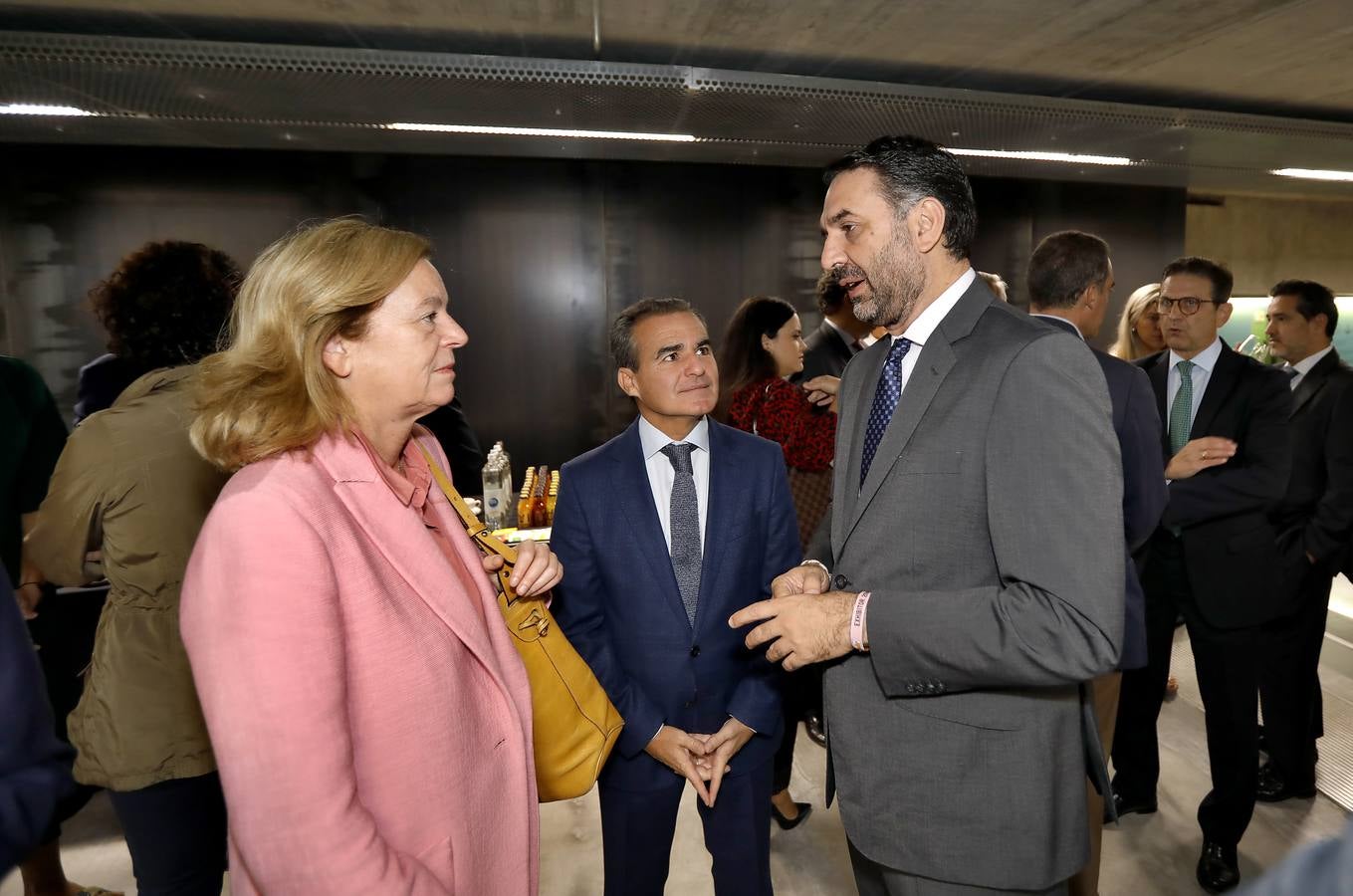 Catalina Luca de Tena, Rafael Herrador y el consejero de Turismo, Francisco Javier Fernández