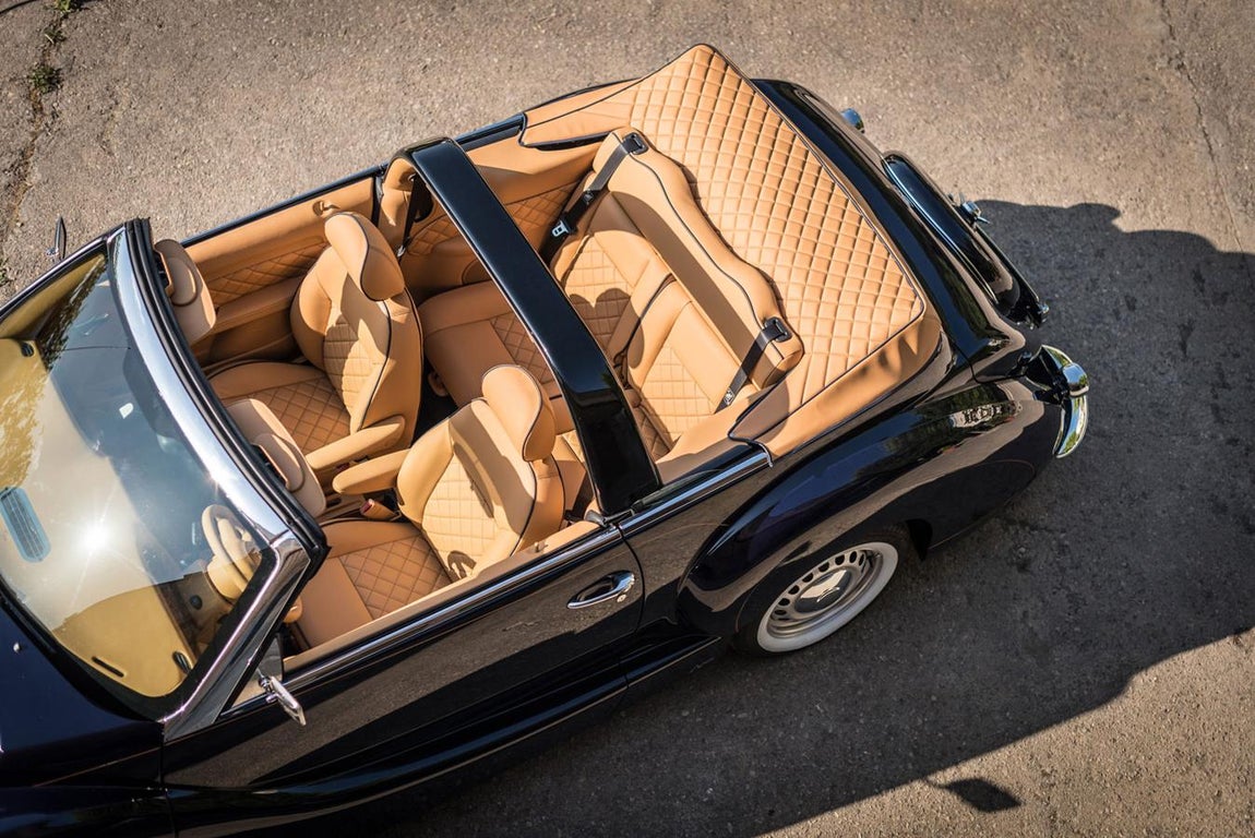 Hurtan Author. El nivel de detalle es tal que cada cliente puede elegir desde el cuero de la tapicería o el tipo de madera, hasta el volante, el cuenta kilómetros… o, dicen en la marca, cualquier elemento que se le ocurra