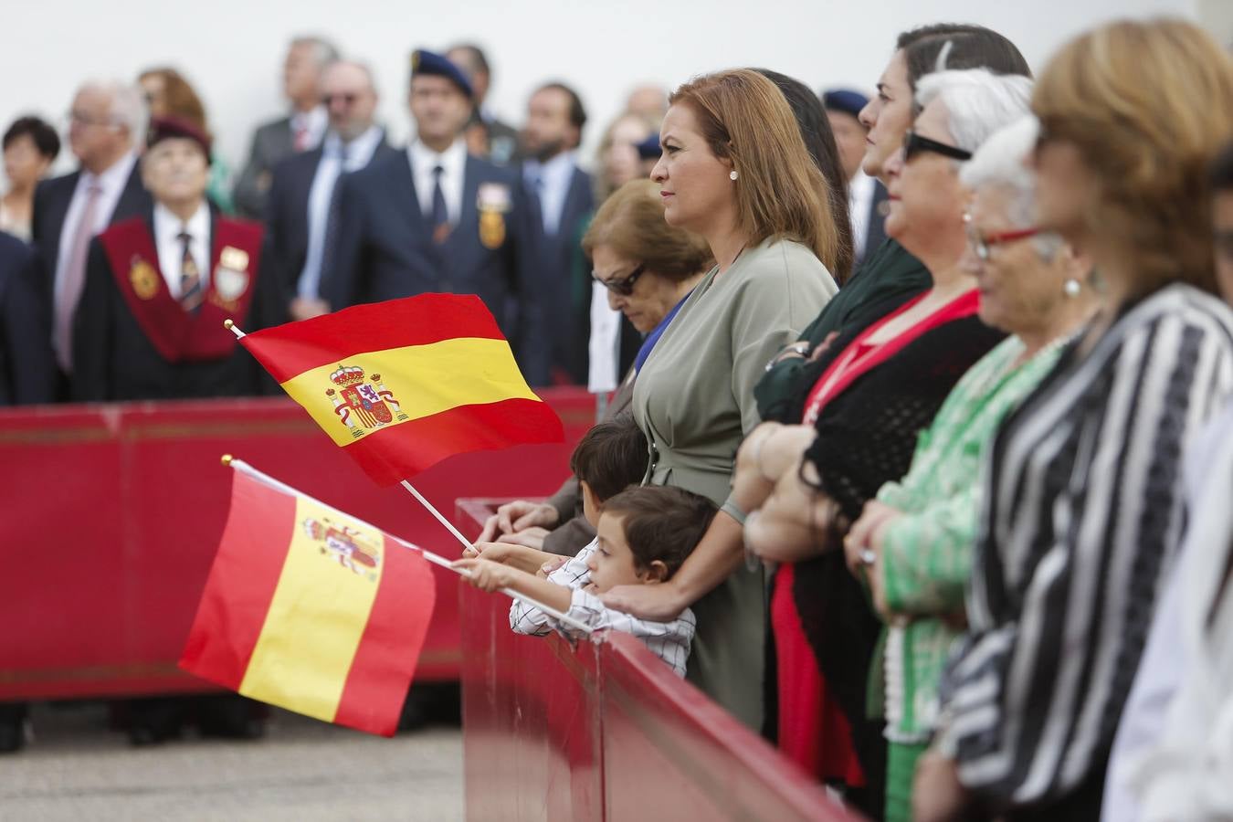 El homenaje a los caídos de la Guardia Civil y el desfile del día de la patrona, en imágenes