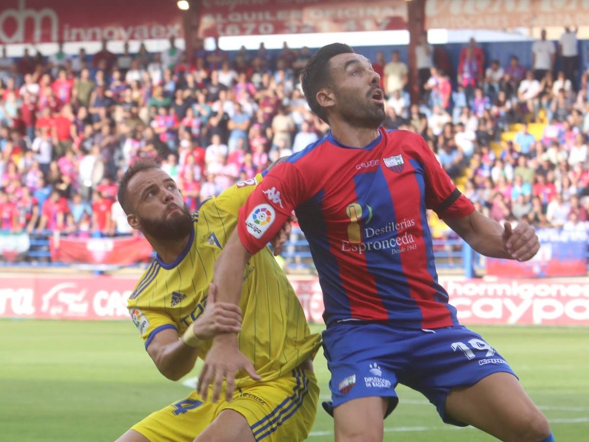 Extremadura UD - Cádiz (2-1): Quince momentos de la derrota más dura