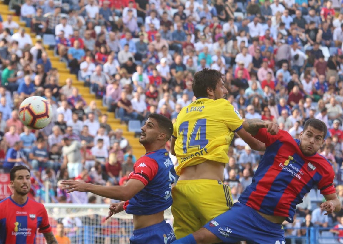 Extremadura UD - Cádiz (2-1): Quince momentos de la derrota más dura
