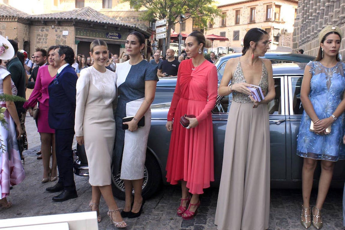 La cantante María Toledo y el torero Esaú Fernández se dan el «sí, quiero»