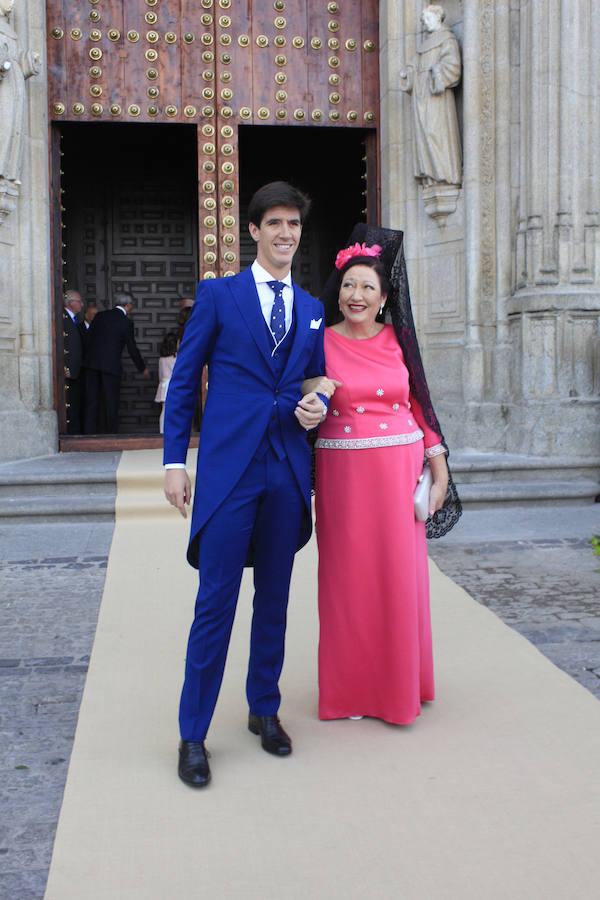 La cantante María Toledo y el torero Esaú Fernández se dan el «sí, quiero»