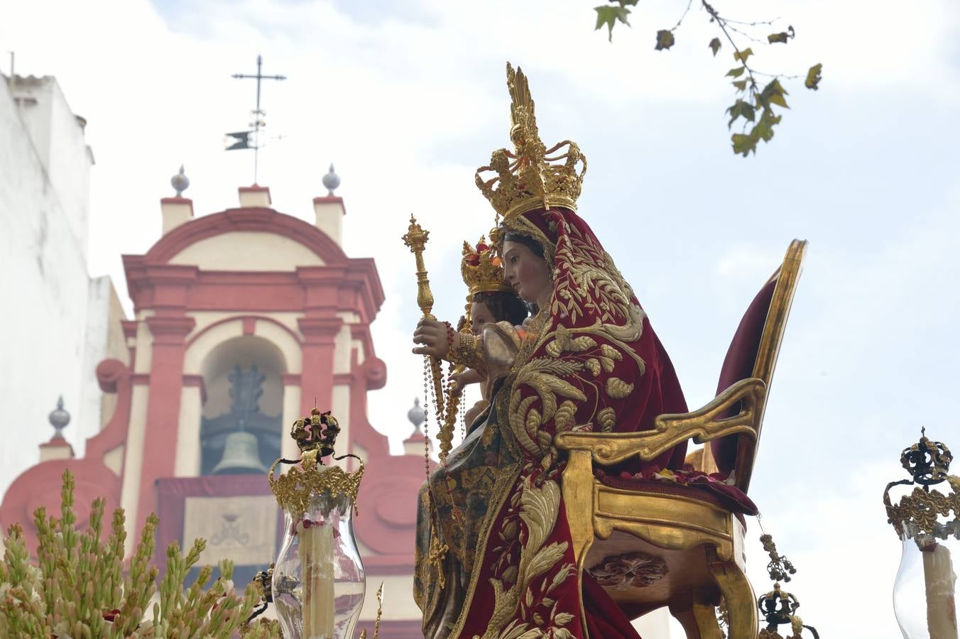 La procesión de la Virgen del Rosario de los Humeros