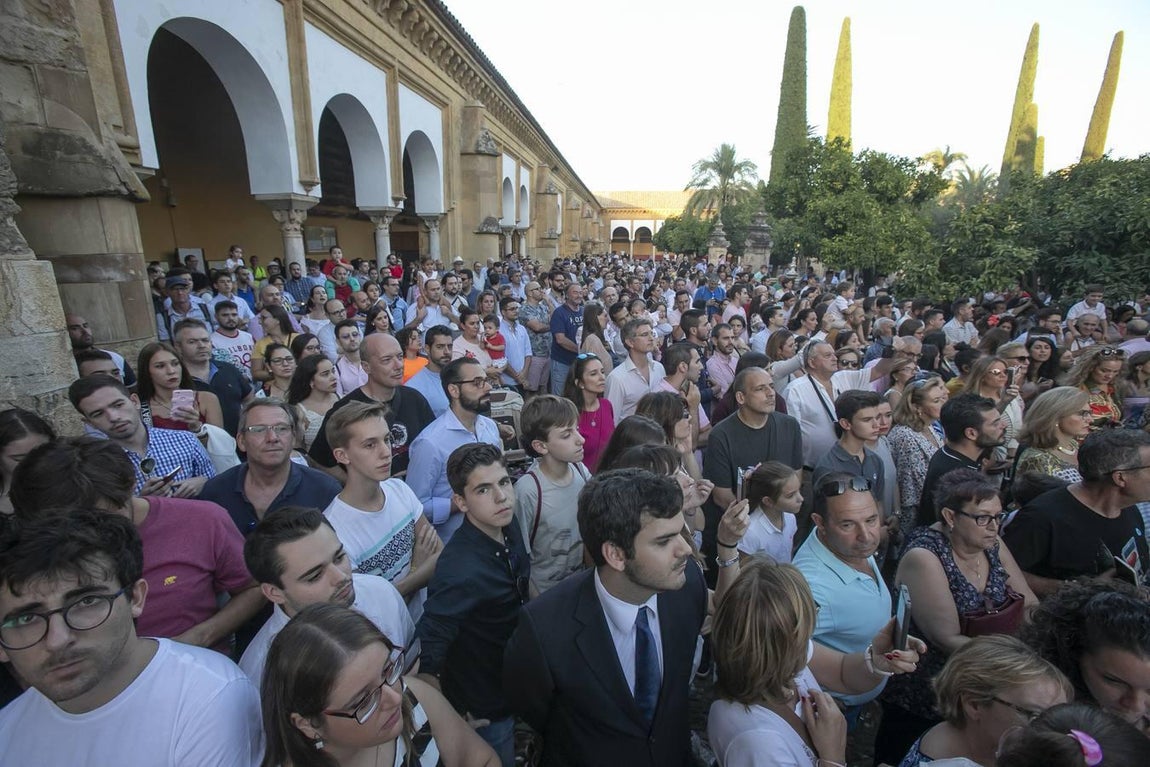 La procesión extraordinaria del Señor de la Humildad y Paciencia, en imágenes