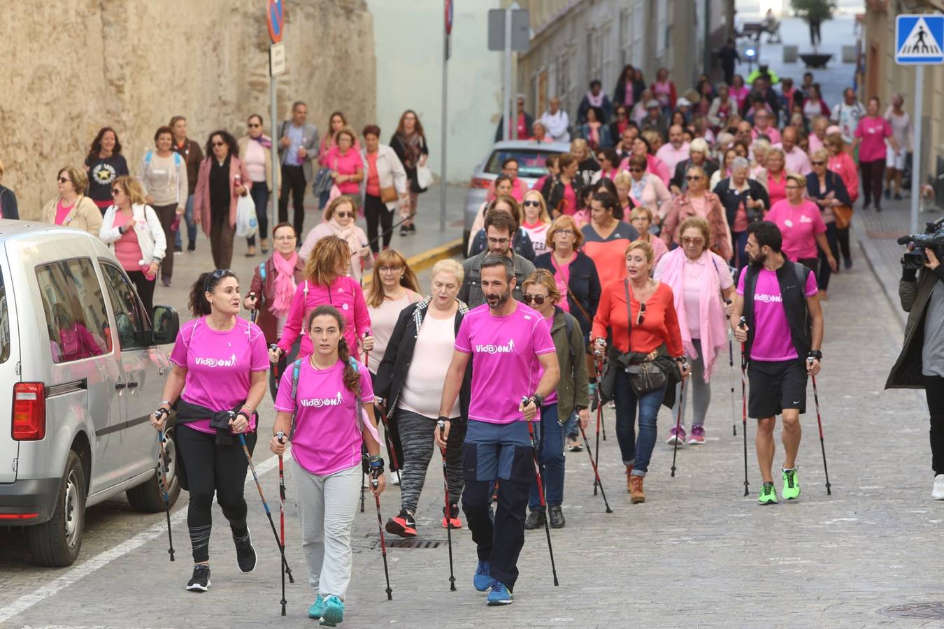 La marcha de Agamama por las calles de Cádiz