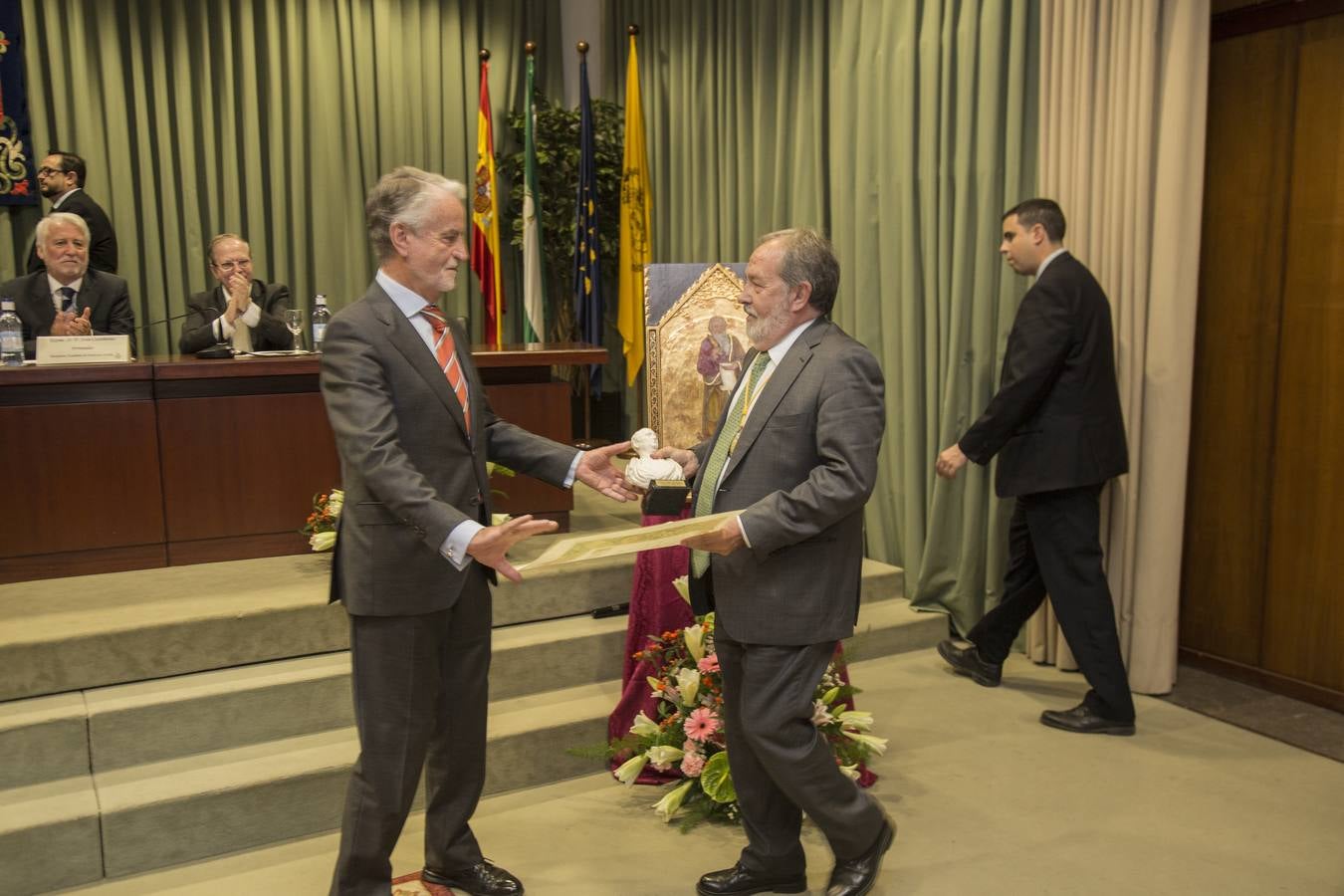 En imágenes, la conmemoración de San Lucas en el Colegio de Médicos de Sevilla