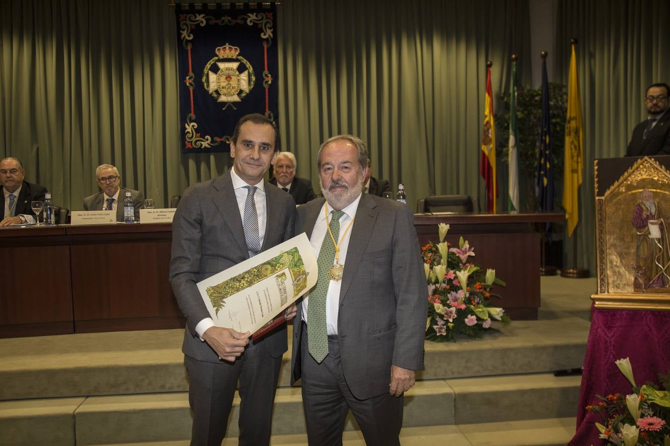 En imágenes, la conmemoración de San Lucas en el Colegio de Médicos de Sevilla