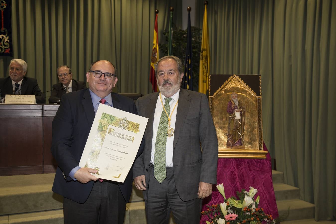 En imágenes, la conmemoración de San Lucas en el Colegio de Médicos de Sevilla