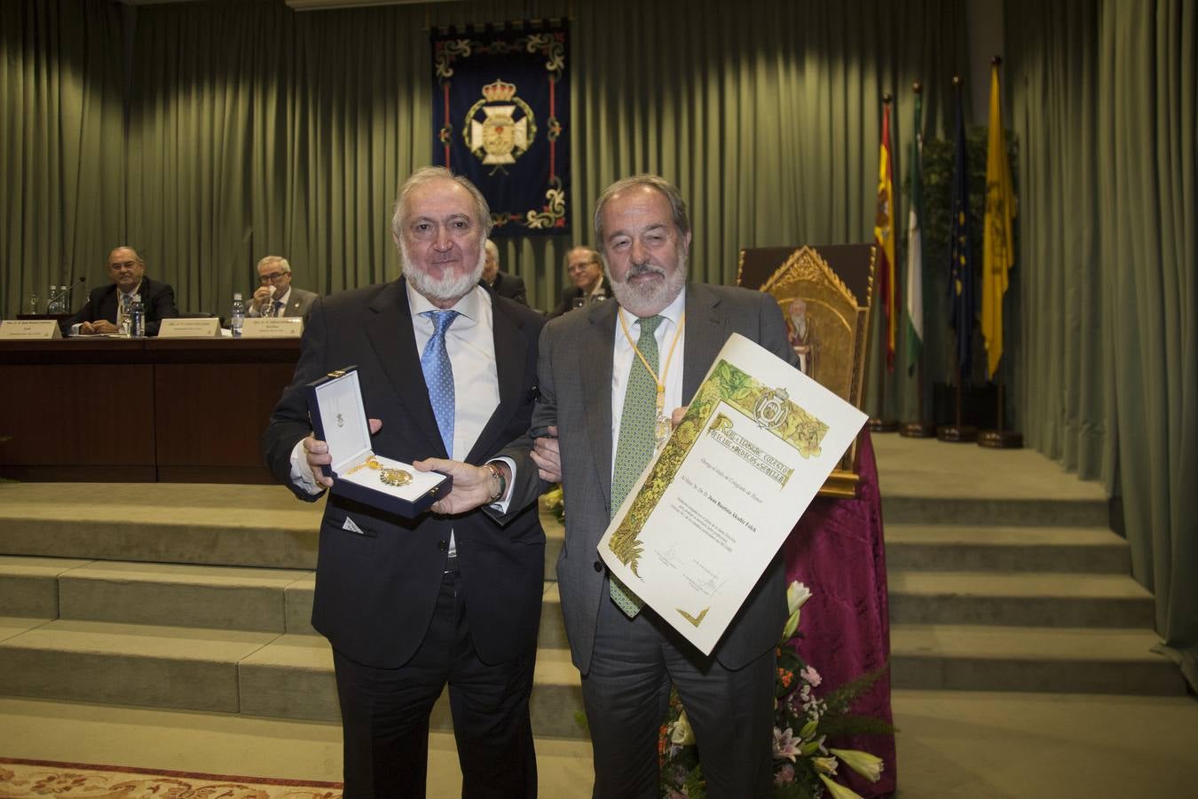 En imágenes, la conmemoración de San Lucas en el Colegio de Médicos de Sevilla