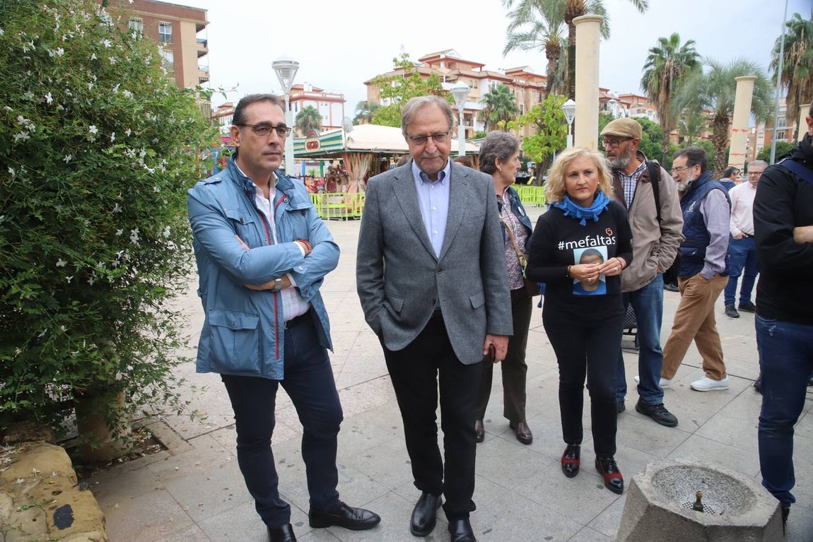 La concentración por el desaparecido Paco Molina, en imágenes