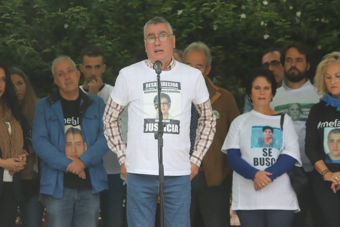 La concentración por el desaparecido Paco Molina, en imágenes