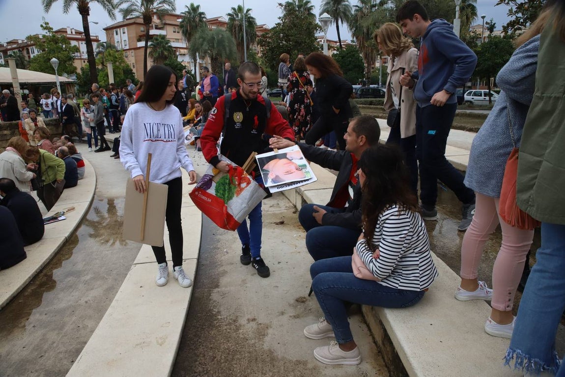 La concentración por el desaparecido Paco Molina, en imágenes
