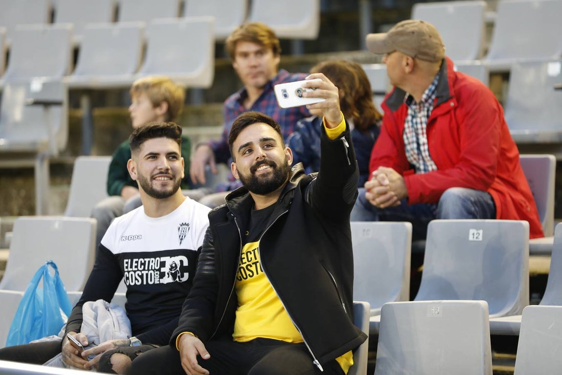 La grada del Córdoba-Deportivo, en imágenes