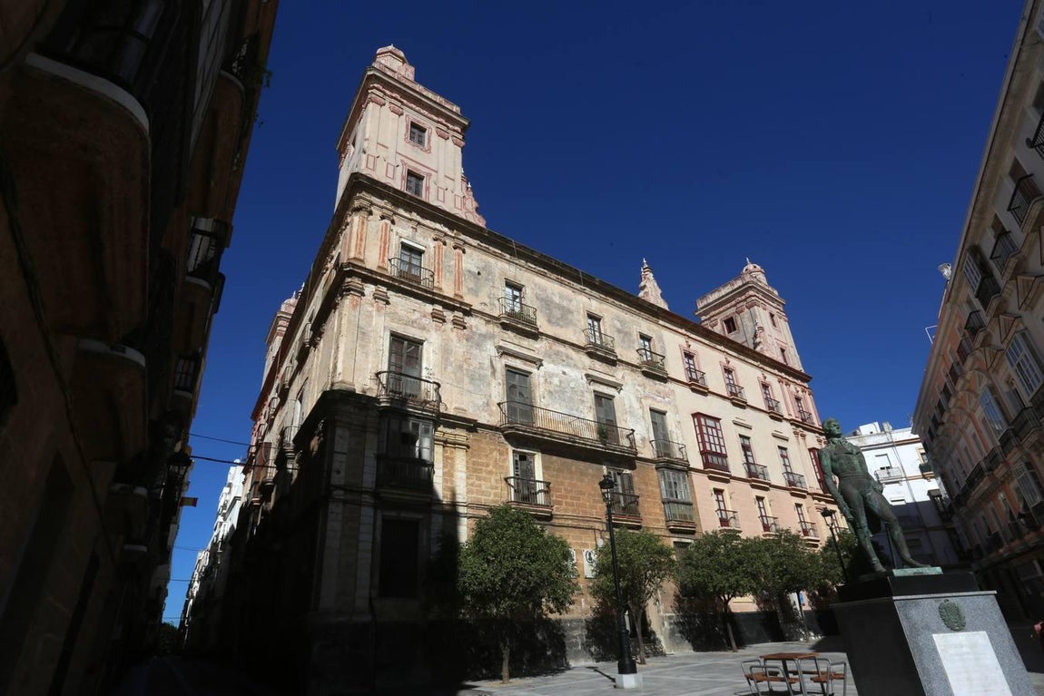FOTOS: Un recorrido por las fincas de infravivienda en Cádiz