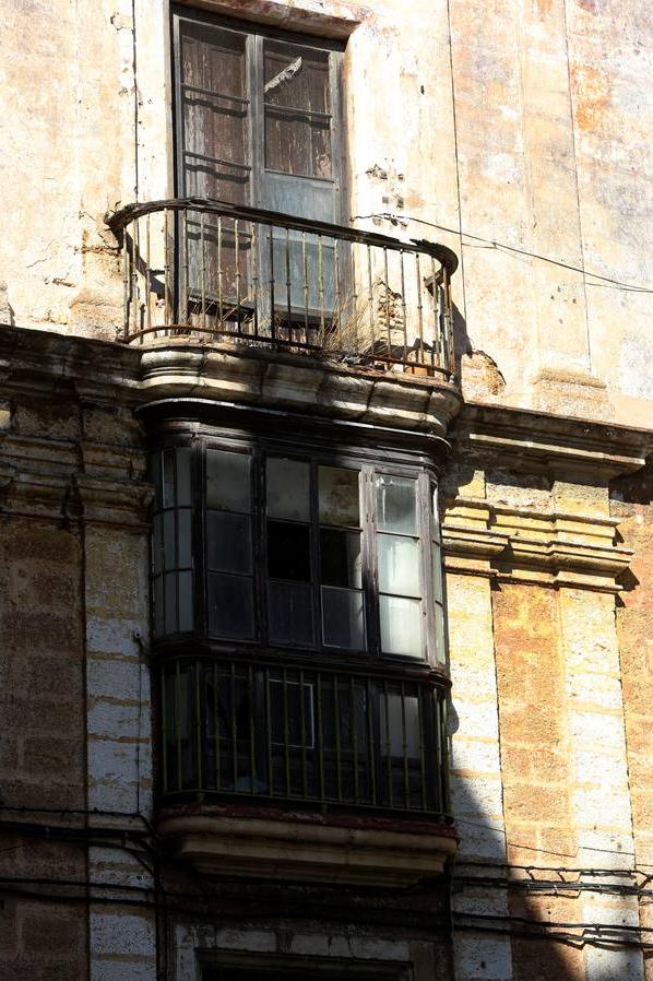 FOTOS: Un recorrido por las fincas de infravivienda en Cádiz