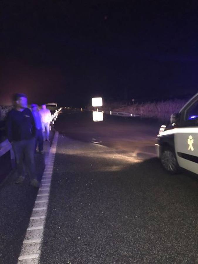 Importantes charcas de agua en la A-92 a la altura de Osuna (Sevilla)