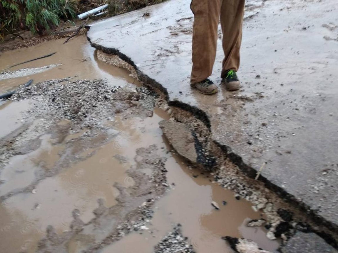 Carreteras dañadas gravemente en El Rubio (Sevilla)