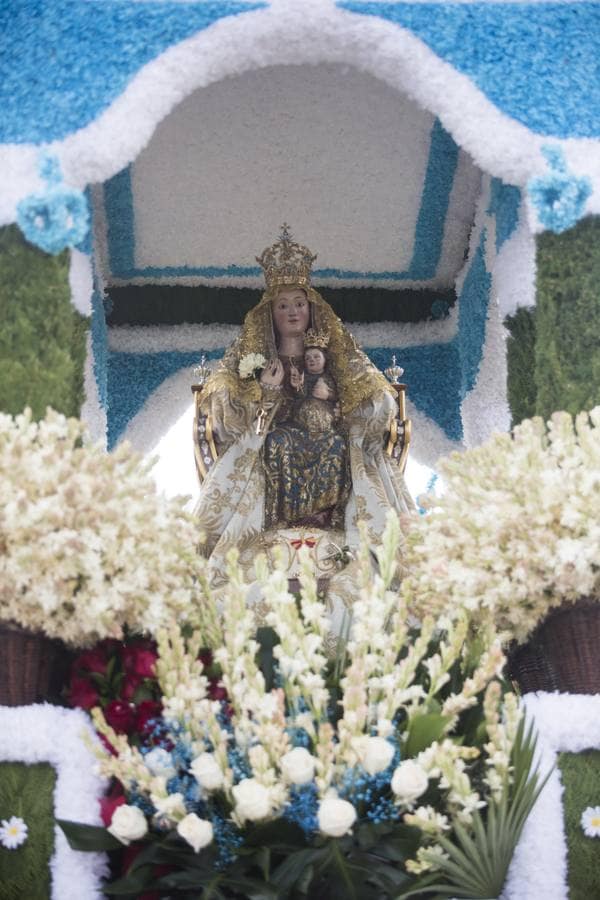 Multitudinaria celebración en Dos Hermanas de la Virgen de Valme