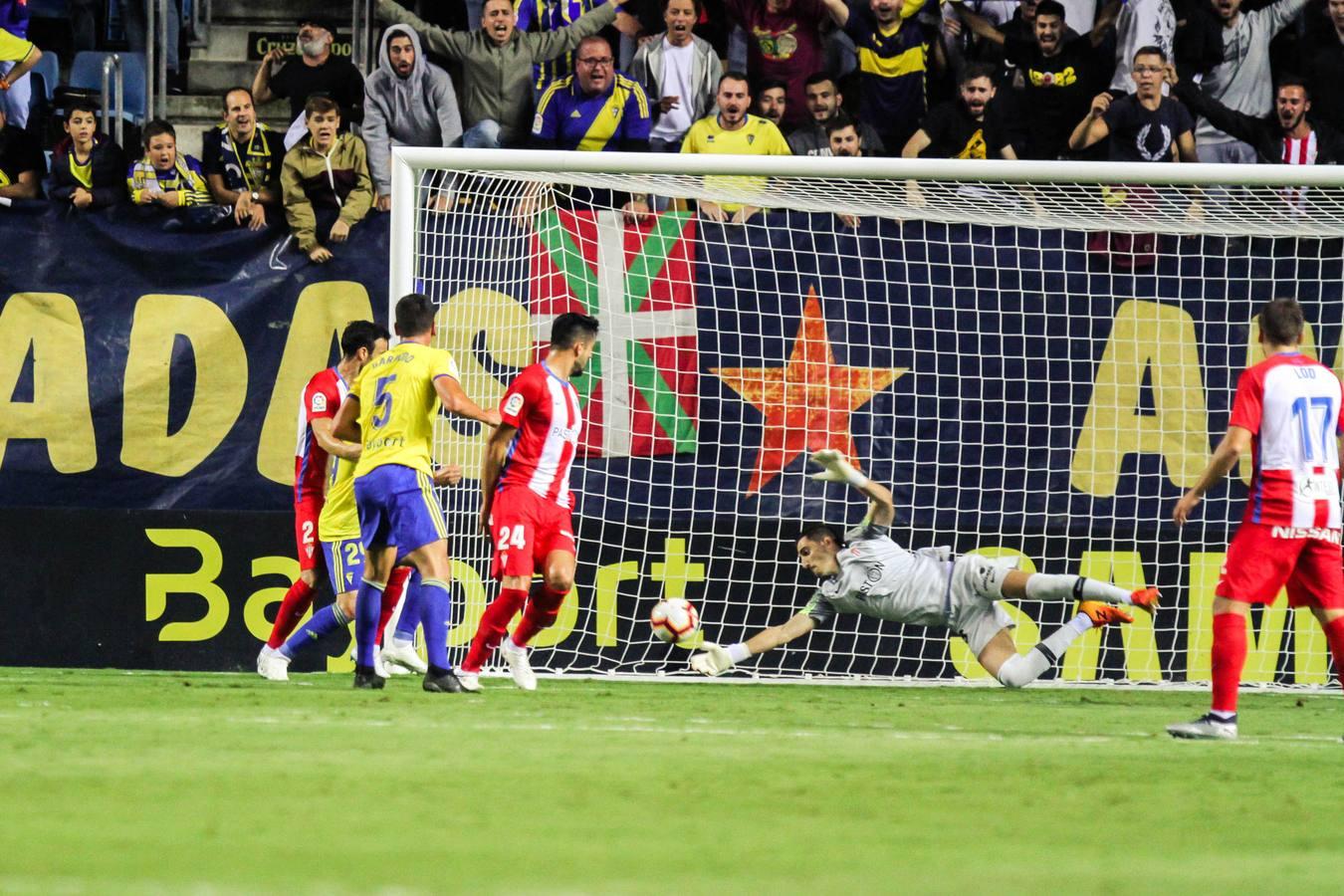 (FOTOS): Las imágenes del Cádiz CF-Sporting