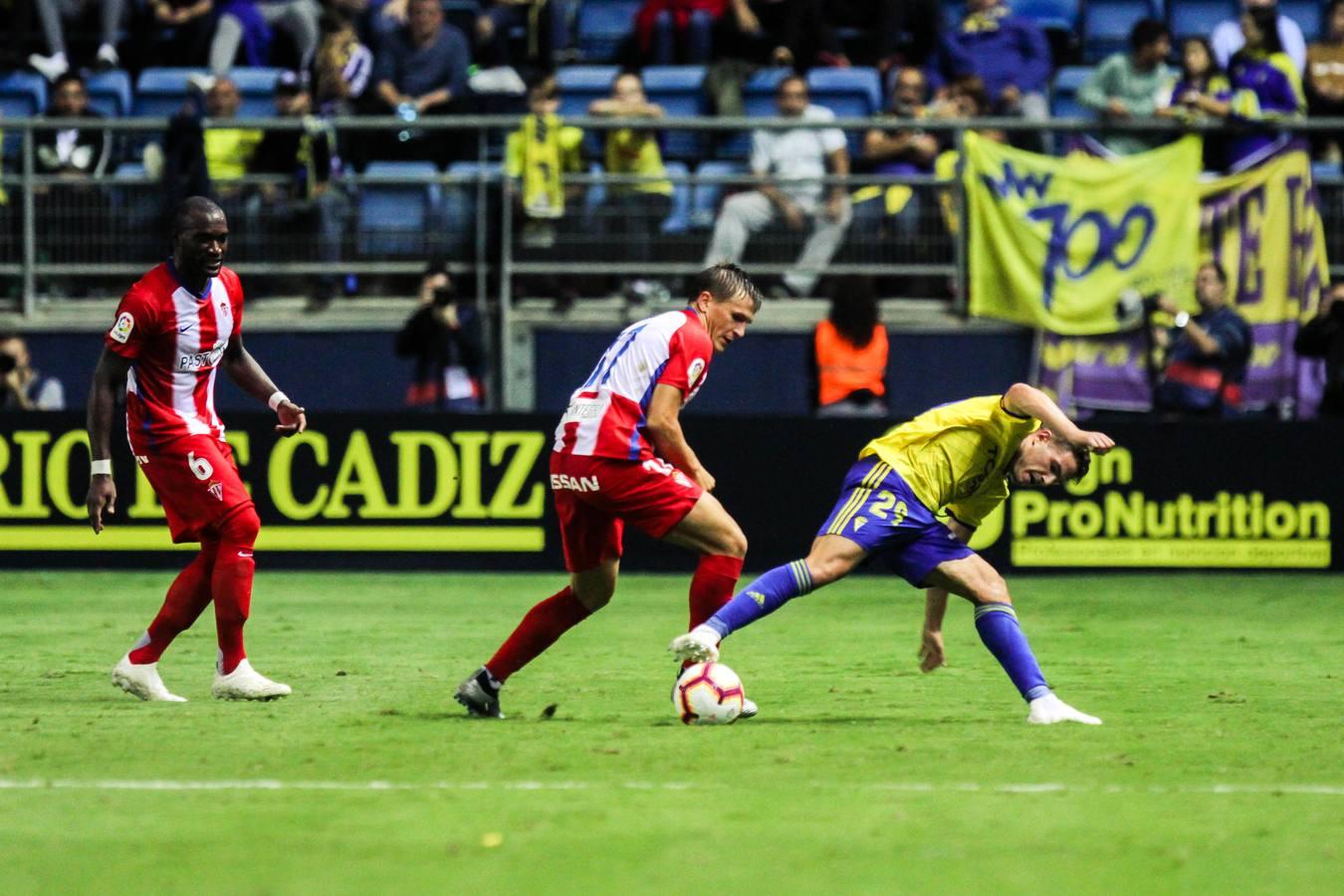 (FOTOS): Las imágenes del Cádiz CF-Sporting