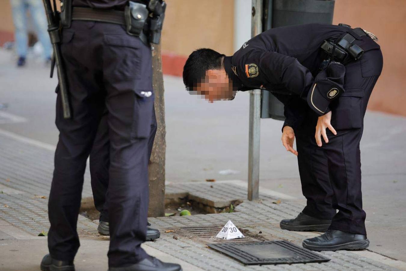 En imágenes, una mujer muere apuñalada en Los Pajaritos de Sevilla